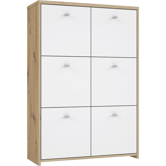 Der Hochschrank mit dem Akzent auf geschlossenen Stauraum
