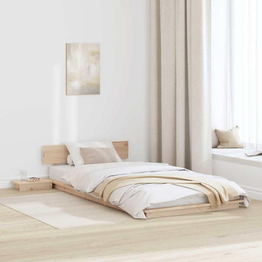 Bettgestell aus Massivholz in Naturbraun mit den Massen 80 x 200 cm